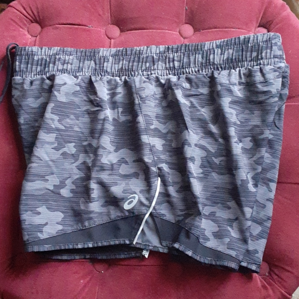 Running shorts